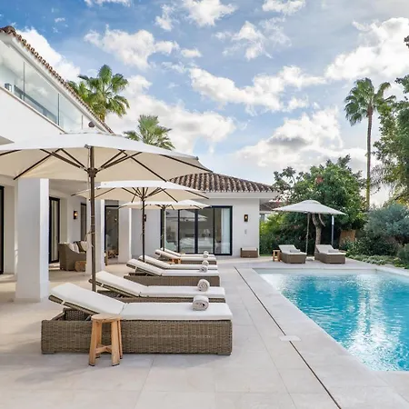 Auriga, Nueva Andalucia, Villa *